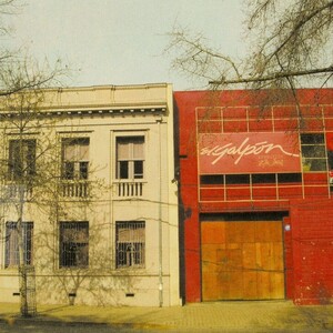 Fachada del Galpón Víctor Jara