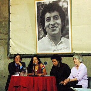 Declaración en el Galpón, Joan presente